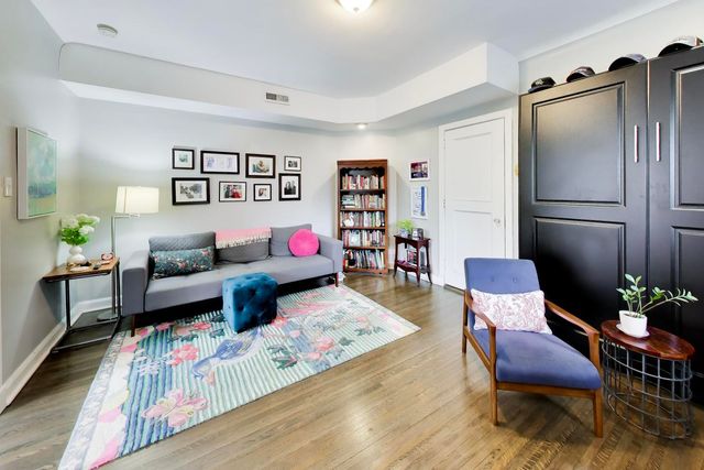 955 W Carmen Avenue 2B, Chicago, IL 60640