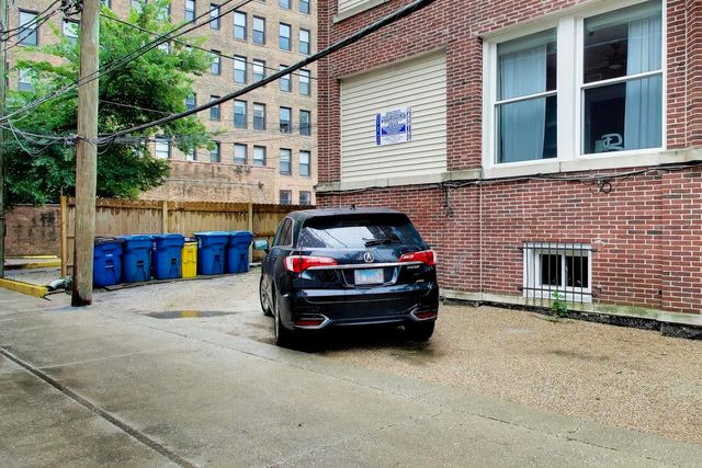 955 W Carmen Avenue 2B, Chicago, IL 60640