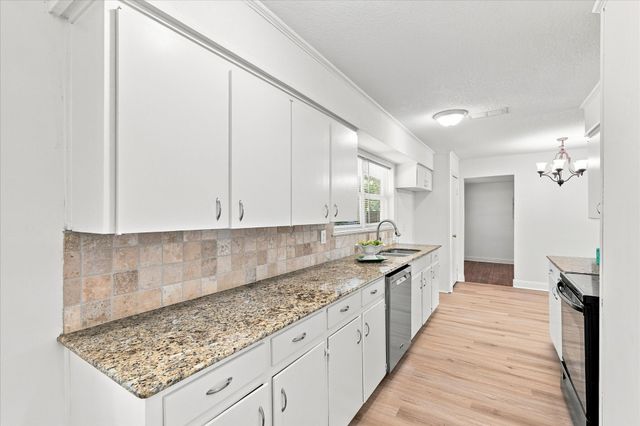 403 E Huitt Lane, Euless, TX 76040