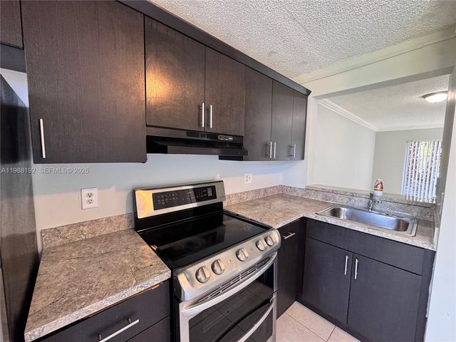 95 NE 41st St L174, Oakland Park, FL 33334