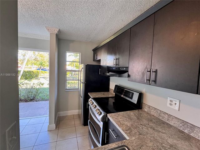 95 NE 41st St L174, Oakland Park, FL 33334