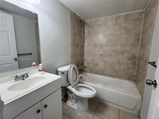 95 NE 41st St L174, Oakland Park, FL 33334