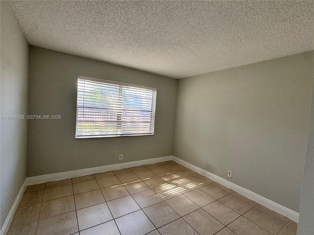 95 NE 41st St L174, Oakland Park, FL 33334