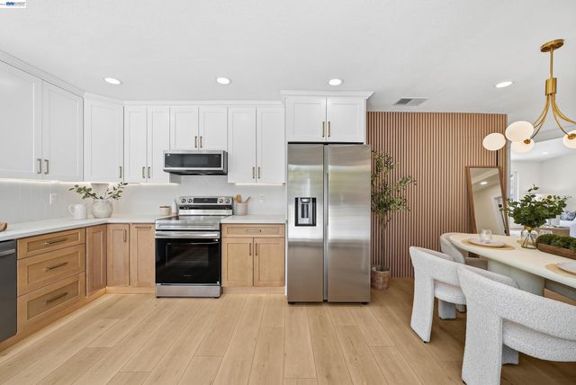 32419 Woodland Dr, Union City, CA 94587