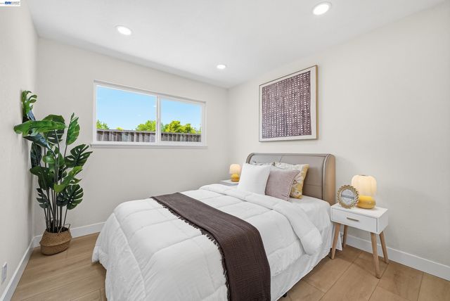 32419 Woodland Dr, Union City, CA 94587