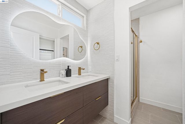 32419 Woodland Dr, Union City, CA 94587