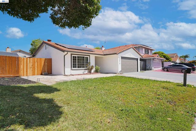 32419 Woodland Dr, Union City, CA 94587