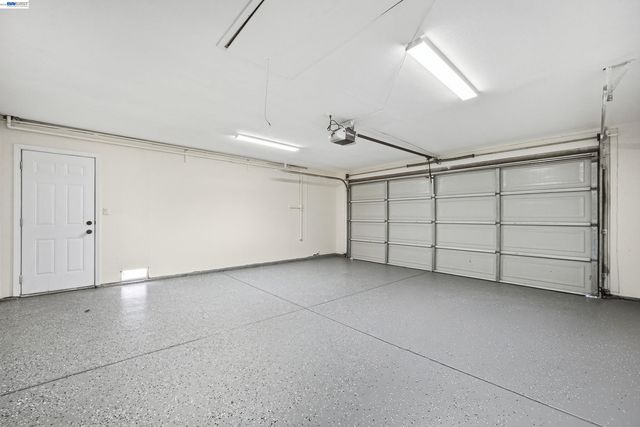 32419 Woodland Dr, Union City, CA 94587