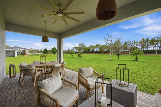 732 Hookline Circle, Loxahatchee, FL 33470