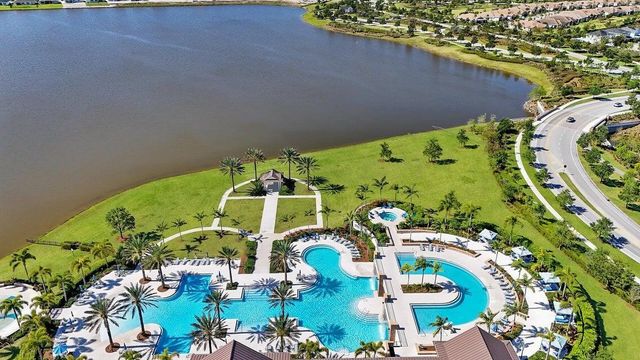 732 Hookline Circle, Loxahatchee, FL 33470