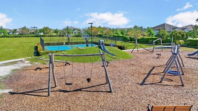 732 Hookline Circle, Loxahatchee, FL 33470