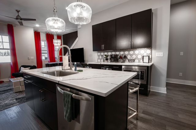 1411 Napoleon St, Nashville, TN 37207