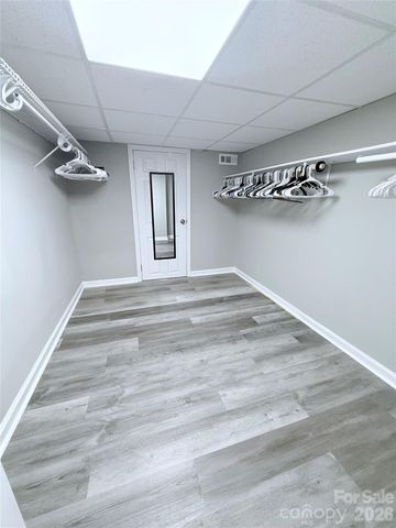 3743 Crosland Road, Winston Salem, NC 27106