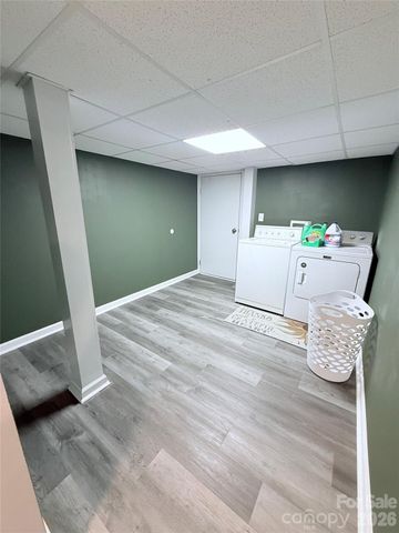 3743 Crosland Road, Winston Salem, NC 27106