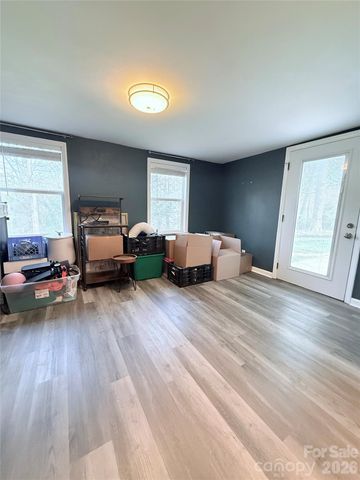 3743 Crosland Road, Winston Salem, NC 27106