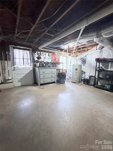 3743 Crosland Road, Winston Salem, NC 27106