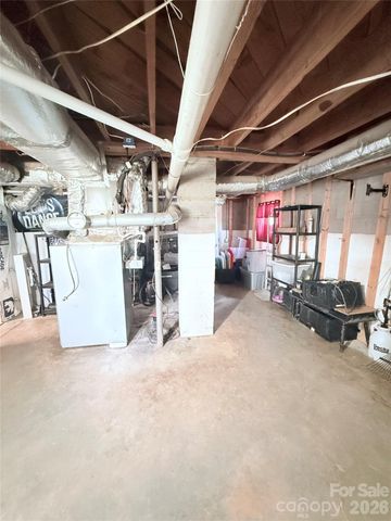 3743 Crosland Road, Winston Salem, NC 27106