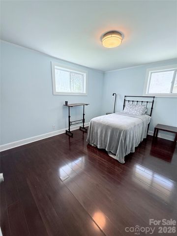 3743 Crosland Road, Winston Salem, NC 27106