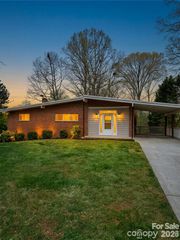 3743 Crosland Road, Winston Salem, NC 27106