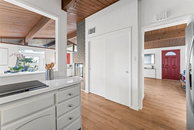 3266 3266 Knowland Ave, Oakland, CA 94619