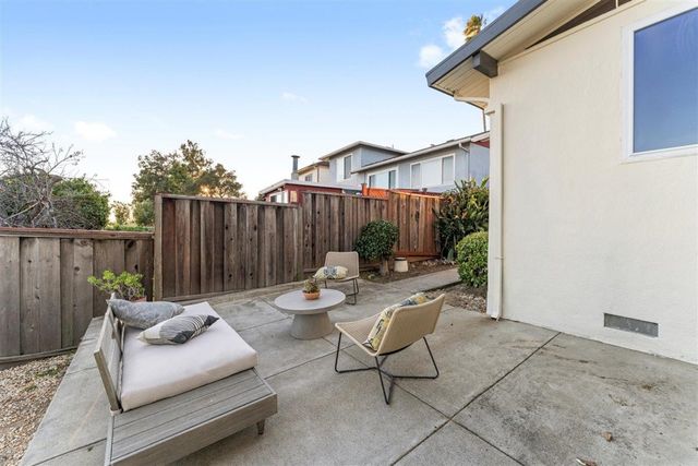 3266 3266 Knowland Ave, Oakland, CA 94619