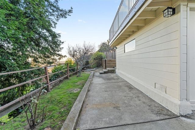 3266 3266 Knowland Ave, Oakland, CA 94619