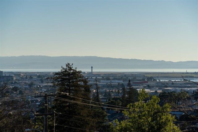 3266 3266 Knowland Ave, Oakland, CA 94619