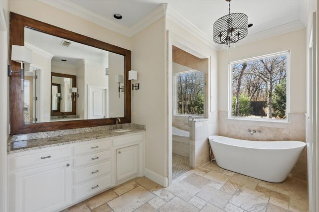 1014 Oak Tree Drive, Fort Worth, TX 76140