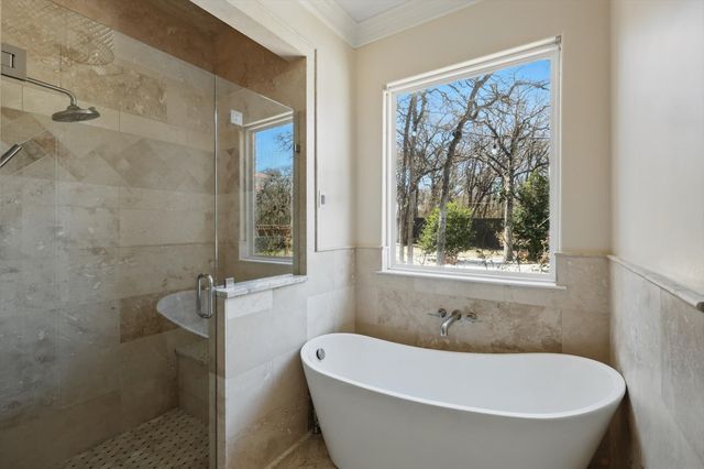 1014 Oak Tree Drive, Fort Worth, TX 76140