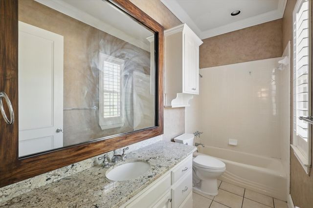 1014 Oak Tree Drive, Fort Worth, TX 76140