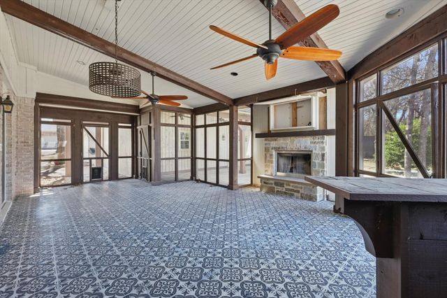 1014 Oak Tree Drive, Fort Worth, TX 76140