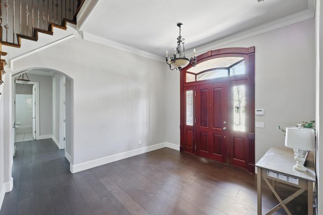 1014 Oak Tree Drive, Fort Worth, TX 76140