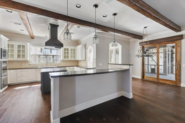 1014 Oak Tree Drive, Fort Worth, TX 76140