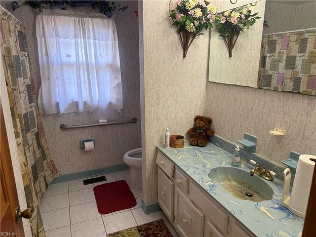 2217 Georgetown BLVD, Chesapeake, VA 23325