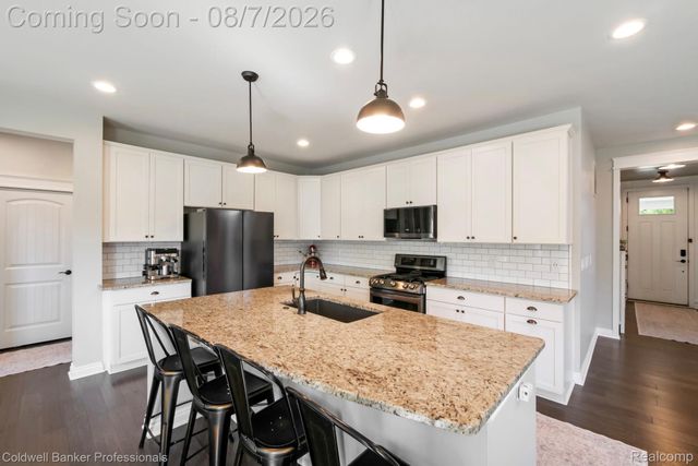 50477 Eisenhower Drive, Canton Charter Township, MI 48188