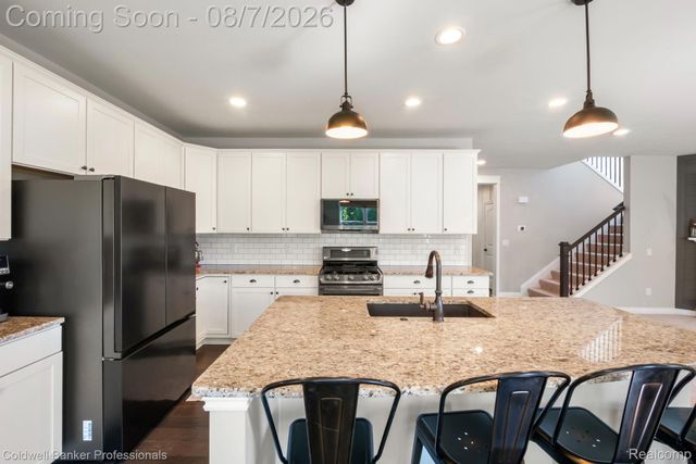 50477 Eisenhower Drive, Canton Charter Township, MI 48188