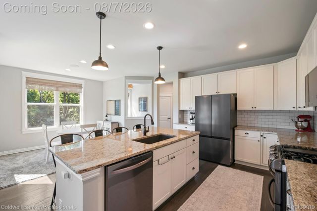 50477 Eisenhower Drive, Canton Charter Township, MI 48188