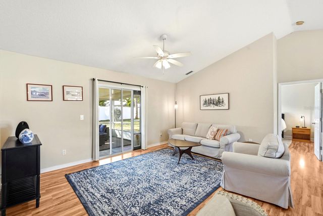 6 UNIONDALE PLACE, Palm Coast, FL 32164