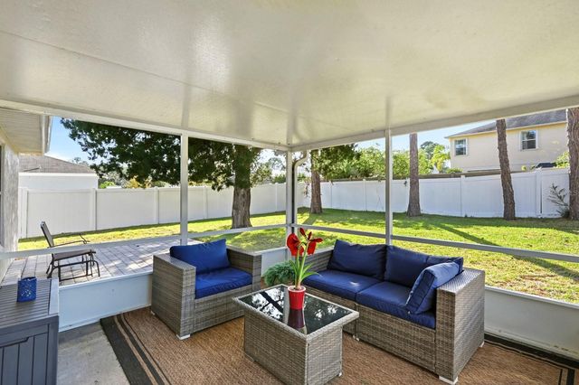 6 UNIONDALE PLACE, Palm Coast, FL 32164