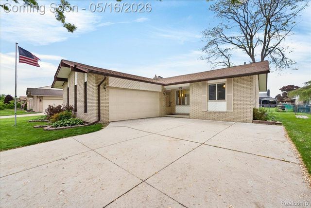 24435 Heritage Drive, Woodhaven, MI 48183