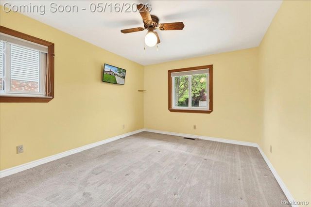 24435 Heritage Drive, Woodhaven, MI 48183