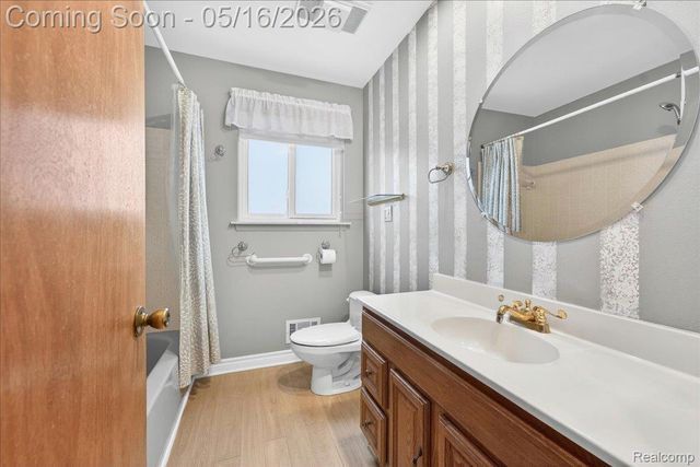 24435 Heritage Drive, Woodhaven, MI 48183