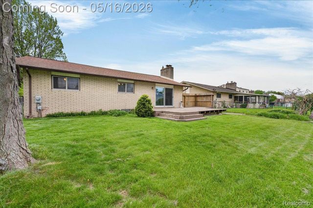 24435 Heritage Drive, Woodhaven, MI 48183