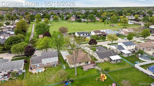 24435 Heritage Drive, Woodhaven, MI 48183