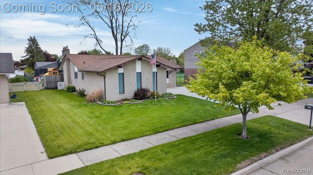 24435 Heritage Drive, Woodhaven, MI 48183