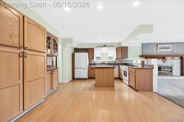 24435 Heritage Drive, Woodhaven, MI 48183