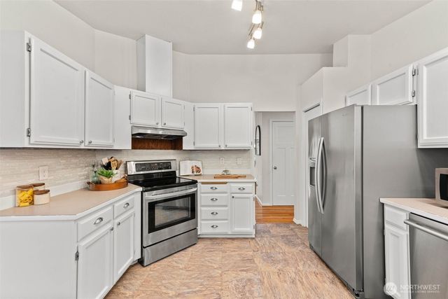 811 Union Avenue, Steilacoom, WA 98388