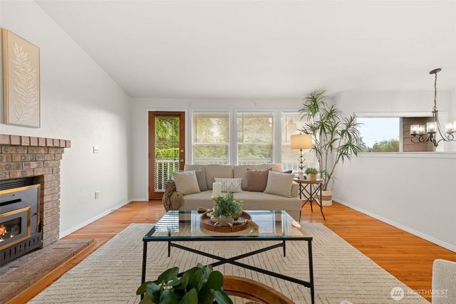 811 Union Avenue, Steilacoom, WA 98388