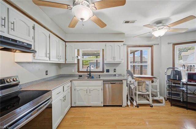 904 Levee CT, Chesapeake, VA 23323