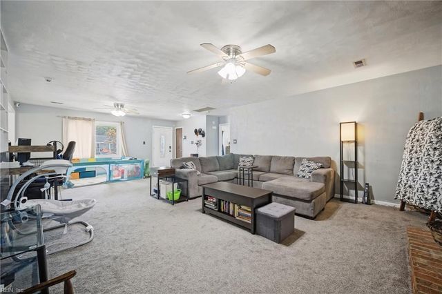 904 Levee CT, Chesapeake, VA 23323